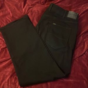 EUC Men’s Lee Extreme Motion Relaxed Fit/Straight Leg Black Jeans 44/30